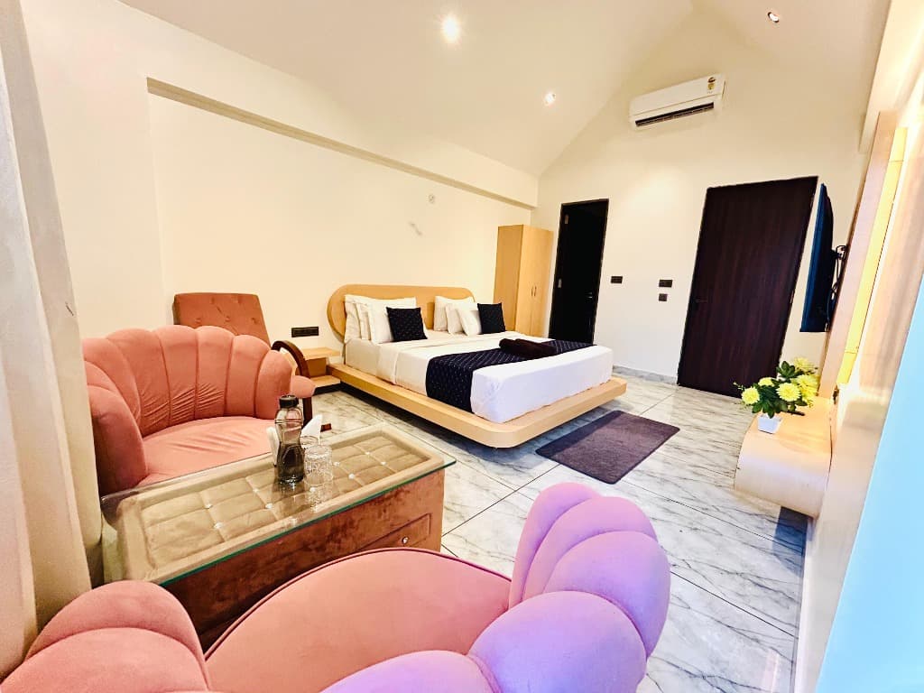 Bespoke Master Bedrooms & Lounge